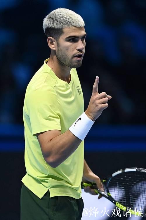 阿尔卡拉斯2-0横扫穆塞蒂 正式锁定年终第一